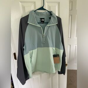 NWT North Face Flashdry Quarter Zip Pullover
